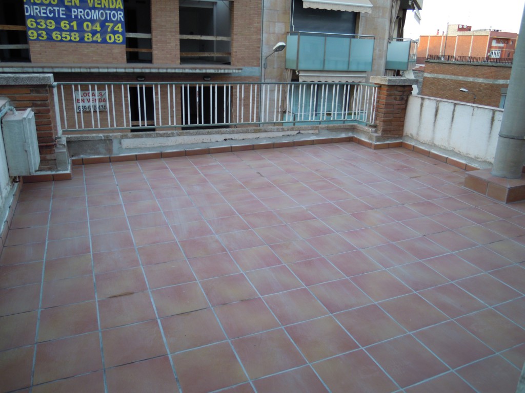 Impermeabilización de terraza con tela asfáltica, rasilla y doblada de gres catalán antideslizante